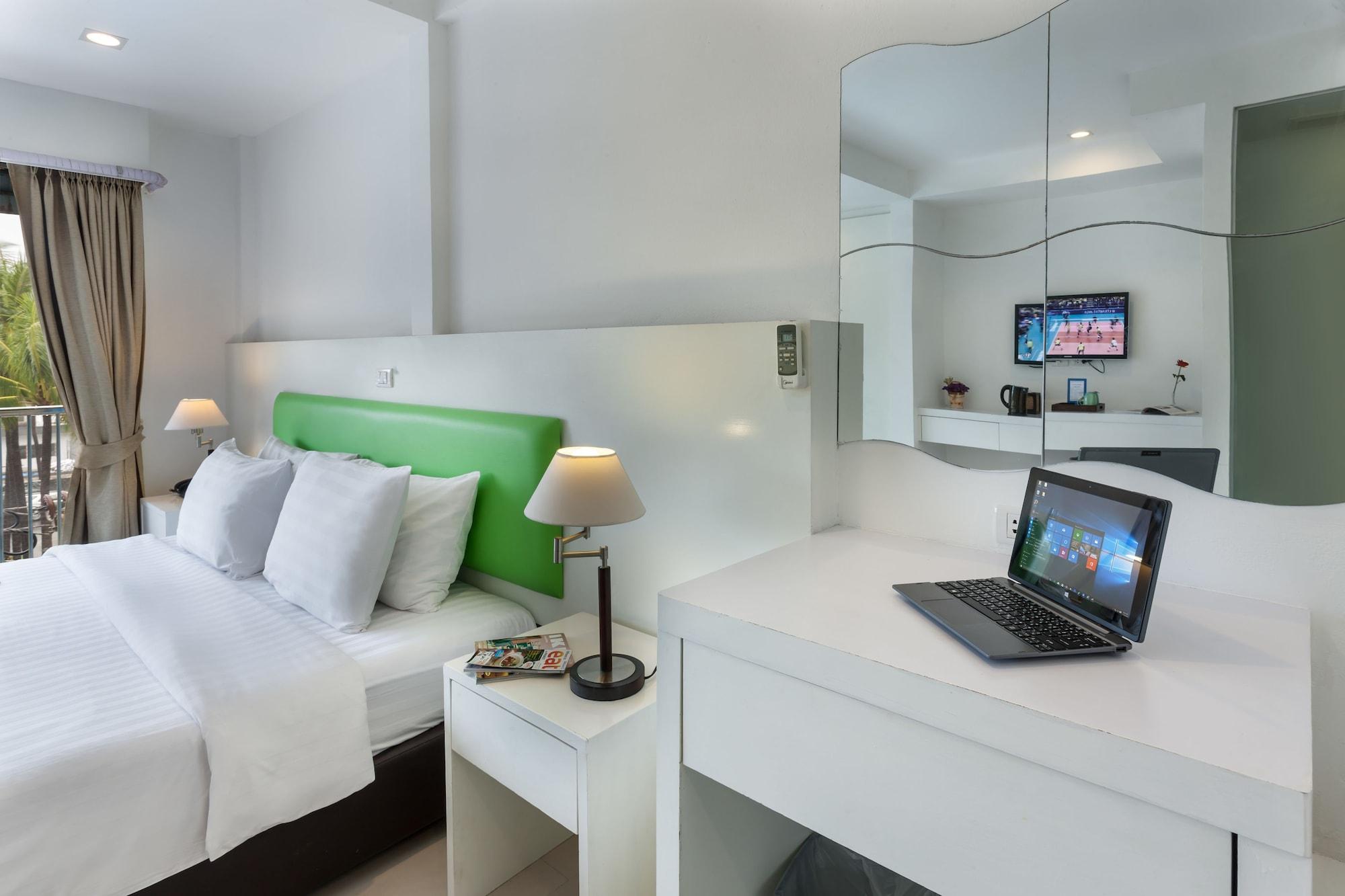 Armoni Patong Beach Hotel Exterior photo