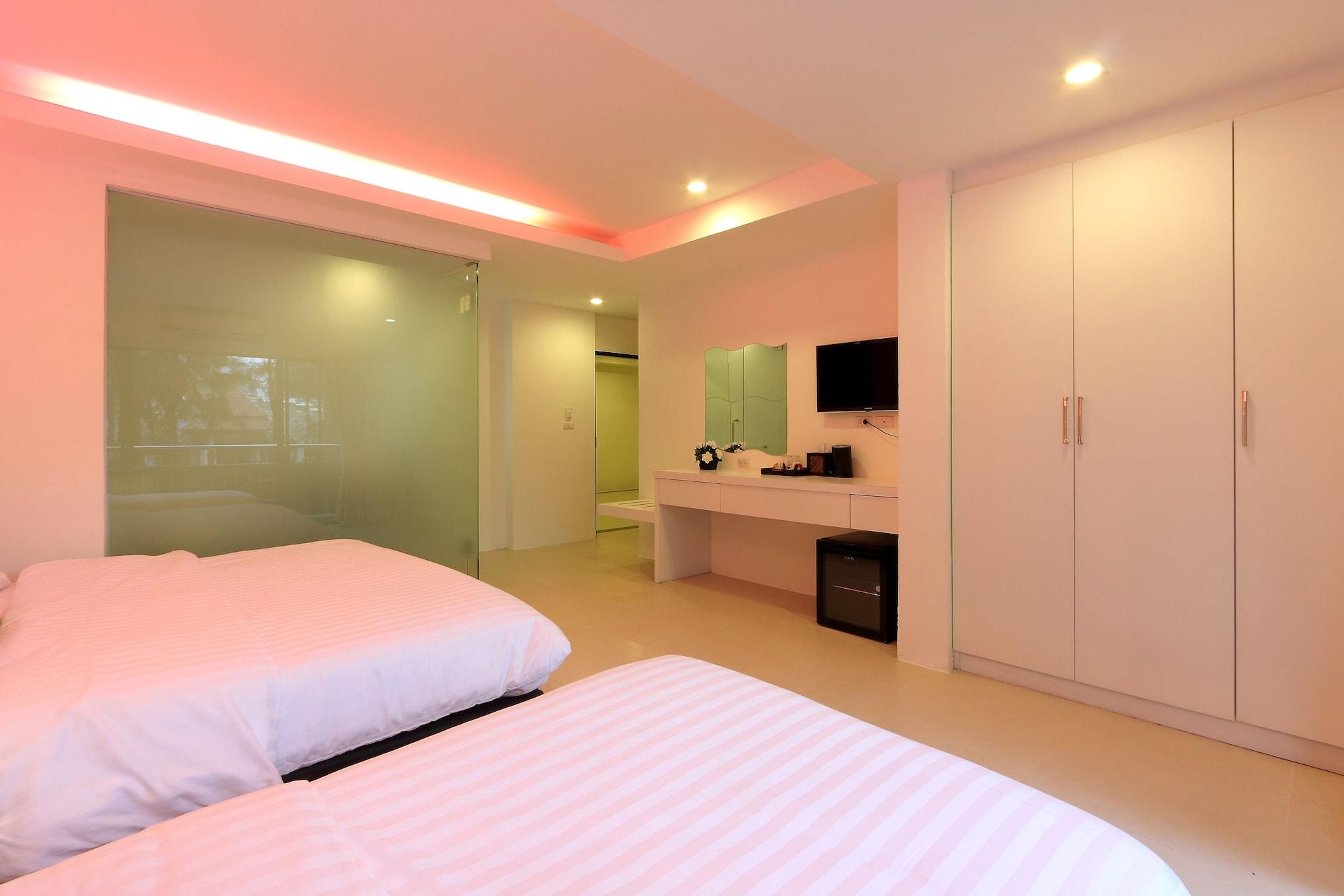 Armoni Patong Beach Hotel Exterior photo